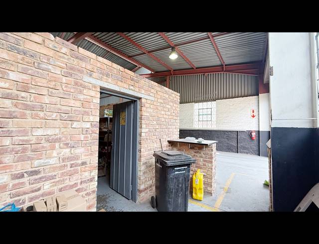 455M² WAREHOUSE TO LET IN WADEVILLE